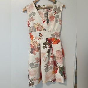 NWT quilted floral dress by Closet London